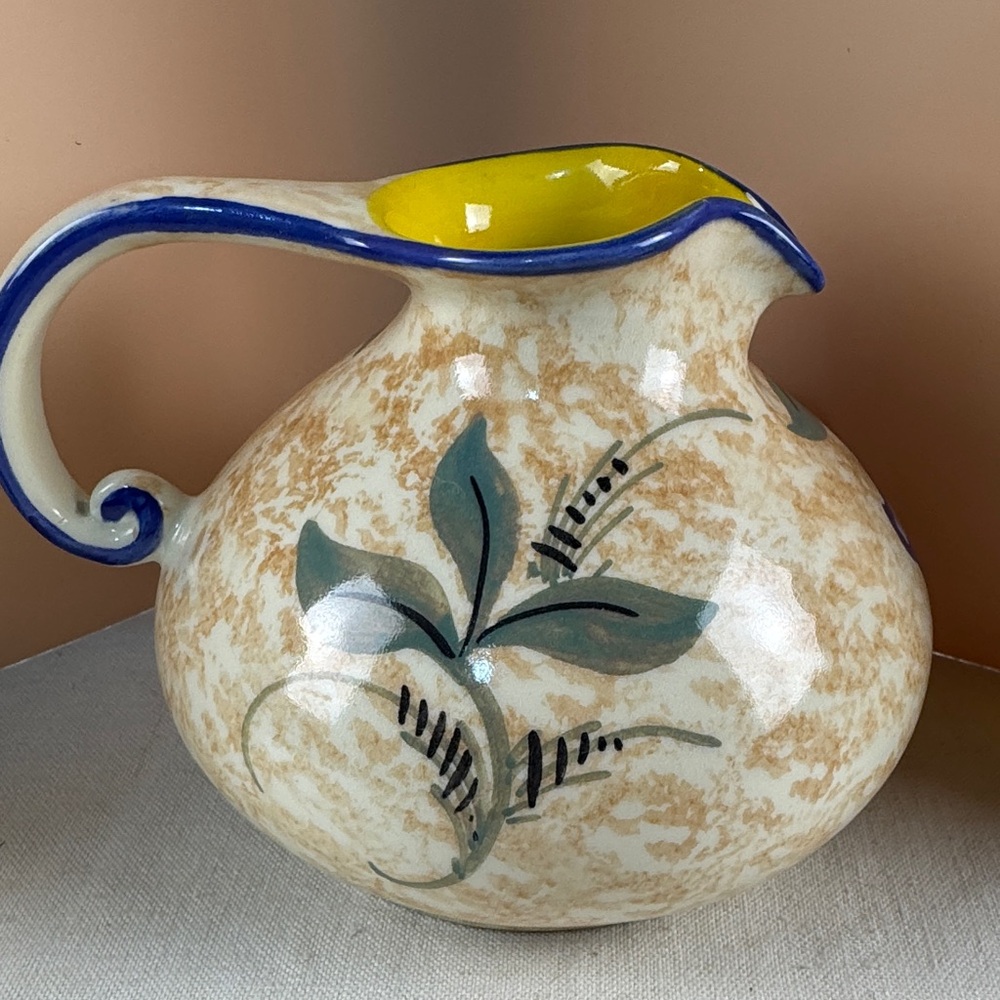 A vintage Zenith Gouda 'Astrid' pattern ceramic pitcher. - Picture 2 of 8